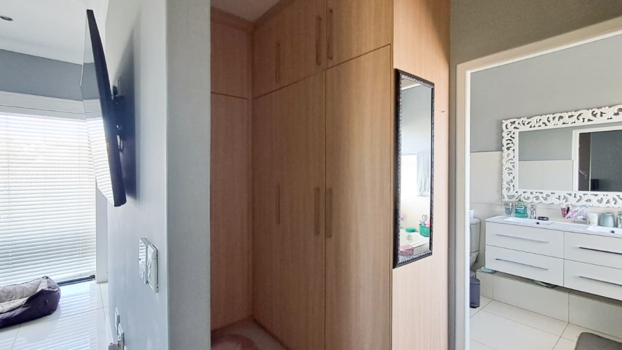 To Let 4 Bedroom Property for Rent in Avalon Estate Western Cape
